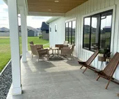 Contemporary 4 bedroom Farmhouse