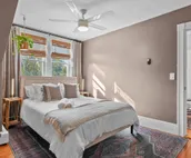 Lookout on Liberty | Renovated | 7 beds + parking