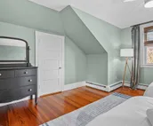 Lookout on Liberty | Renovated | 7 beds + parking