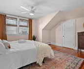 Lookout on Liberty | Renovated | 7 beds + parking