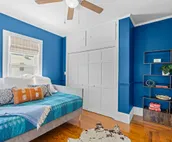Lookout on Liberty | Renovated | 7 beds + parking