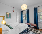 Lookout on Liberty | Renovated | 7 beds + parking