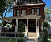 Historic District Carriage House - EV Parking