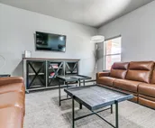 Modern Okie centrally located!