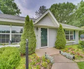 Updated Grand Lake Cottage w/ Patio & Pool Access!