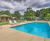 Updated Grand Lake Cottage w/ Patio & Pool Access!