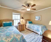 Updated Grand Lake Cottage w/ Patio & Pool Access!