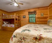 Marilee Cottage - Cozy cabin with fire pit