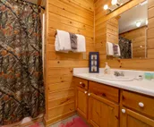 Marilee Cottage - Cozy cabin with fire pit