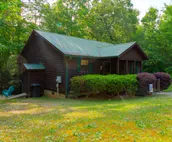 Marilee Cottage - Cozy cabin with fire pit