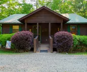 Marilee Cottage - Cozy cabin with fire pit