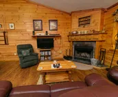 Marilee Cottage - Cozy cabin with fire pit