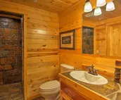Cozy Broken Bow Cabin w/ Hot Tub - 5 Mins to Lake!