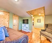 Cozy Broken Bow Cabin w/ Hot Tub - 5 Mins to Lake!