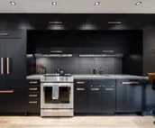 *Downtown Luxury + Steam Shower*~ Walk Everywhere!