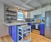 Coastal Portsmouth Home w/ Bay Access Near Newport