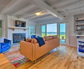 Coastal Portsmouth Home w/ Bay Access Near Newport