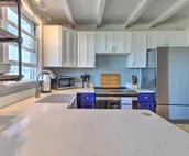 Coastal Portsmouth Home w/ Bay Access Near Newport