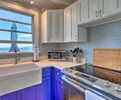 Coastal Portsmouth Home w/ Bay Access Near Newport