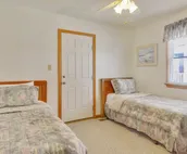4070 Sea Spray * 1 Min Walk to Beach * Ocean Views
