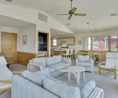 4070 Sea Spray * 1 Min Walk to Beach * Ocean Views