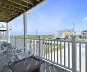 4070 Sea Spray * 1 Min Walk to Beach * Ocean Views