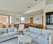 4070 Sea Spray * 1 Min Walk to Beach * Ocean Views