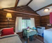 Historic Trapper Cabin - Your Cozy Sanctuary