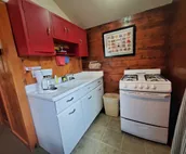 Historic Trapper Cabin - Your Cozy Sanctuary