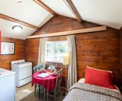 Historic Trapper Cabin - Your Cozy Sanctuary