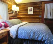 Historic Trapper Cabin - Your Cozy Sanctuary