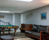 Huge Manor w/ Indoor Hot Tub and Pool Table
