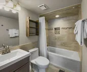FREE SkyCard Activities - Remodeled Downtown Condo