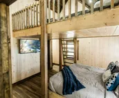 Glorious Grace Retreat - Loft Bunkroom/Gameroom
