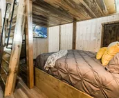 Glorious Grace Retreat - Loft Bunkroom/Gameroom