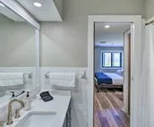 Modern Condo at Shangri La: Golf, Boat, Fish!