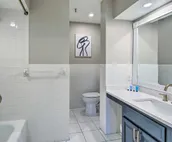 Modern Condo at Shangri La: Golf, Boat, Fish!