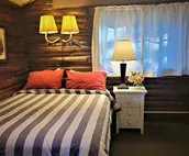 HISTORIC FREMONT CABIN FROM 1929 is perfect for the traveler who likes 2 quee...