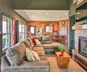 Hilltop Home: 6 Miles to Hot Springs National Park
