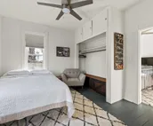Esther's Apt: Parking + Views of The Open Cut