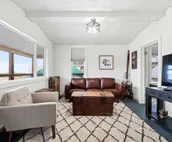 Esther's Apt: Parking + Views of The Open Cut