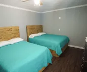 Cozy Two Bedroom Lakeview Cabin 2