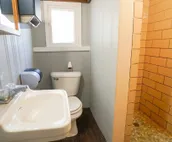 Cozy Two Bedroom Lakeview Cabin 2
