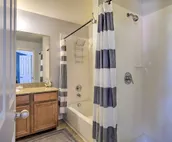 Modern Afton Townhome - Walk to Grand Lake!