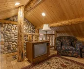 Casino Pines - on the bank of the Salmon River!