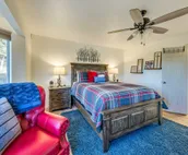 Renovated Ruidoso Cabin w/ Sierra Blanca View