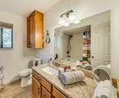 Renovated Ruidoso Cabin w/ Sierra Blanca View