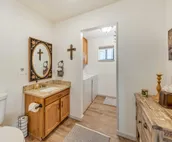 Renovated Ruidoso Cabin w/ Sierra Blanca View