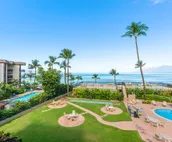 Dead center ocean views and indoor/outdoor living