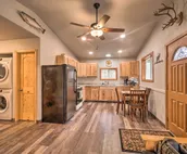 Cozy Downtown Soldotna Cabin: Dogs Welcome!
